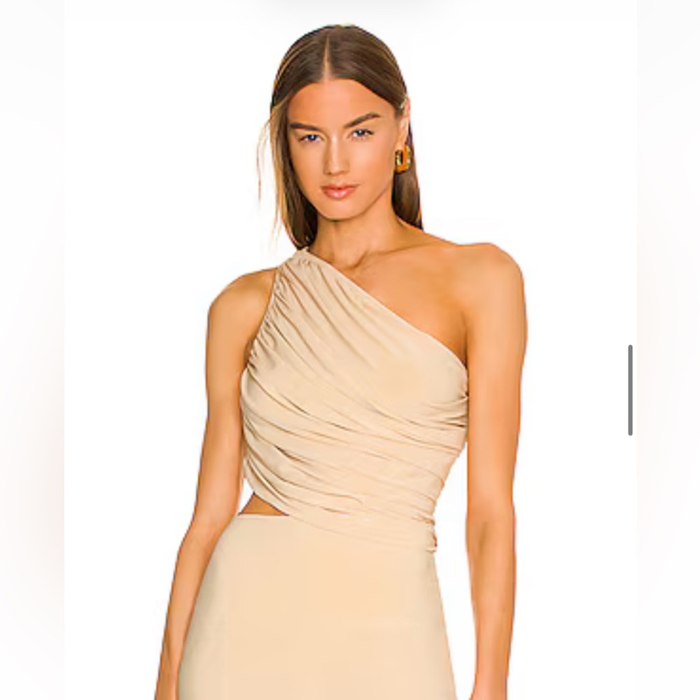 NWT, Norma Kamali Diana top, Color: Blonde
Size: XS
